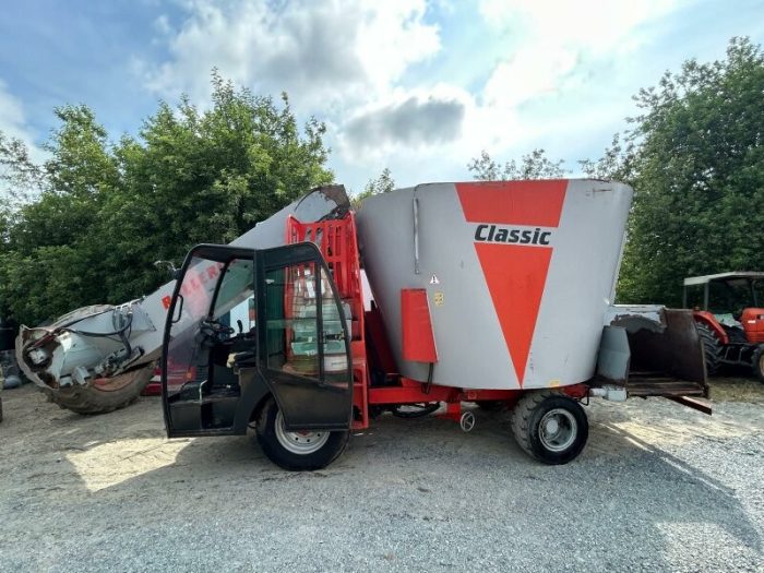 CARRO MEZCLADOR AUTOPROPULSADO MUTTI 16M US 3124