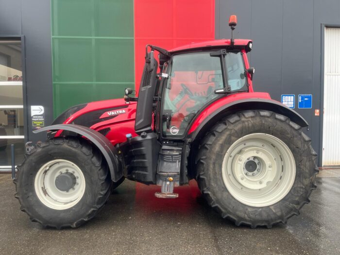 TRACTOR VALTRA T174 US 3233
